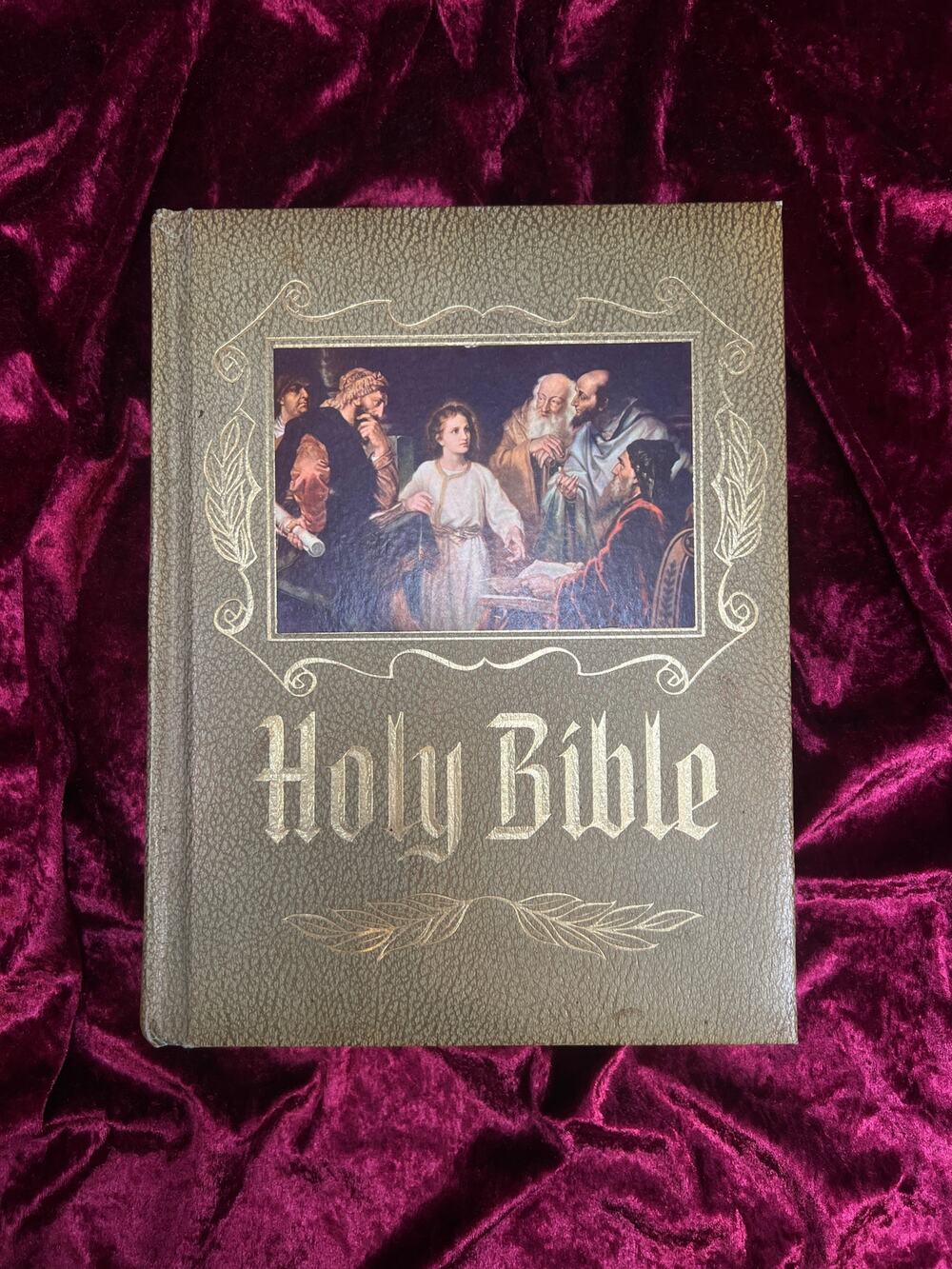 Vintage New American Family Holy Bible 1974 1975 Catholic Illustrated Hardcover